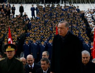 Ο Ρ.Τ Ερντογάν δεν σταματά- 70 νέες συλλήψεις δημοσίων υπαλλήλων